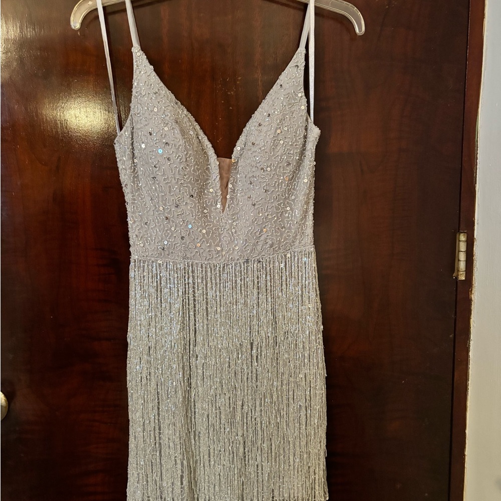 Worn one beaded with fringe Ashley Lauren cocktail dress silver size 2